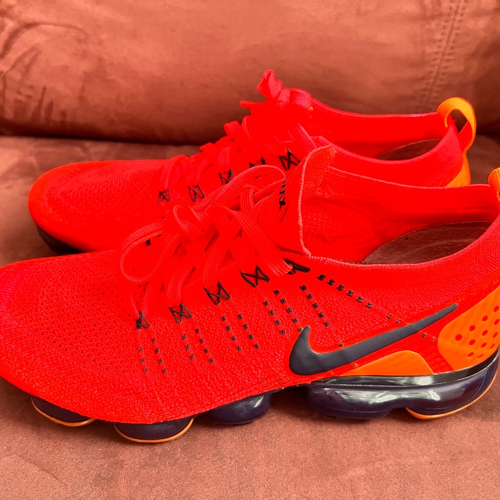 Vapormax Flyknit 2 by Nike - Picture 3 of 7